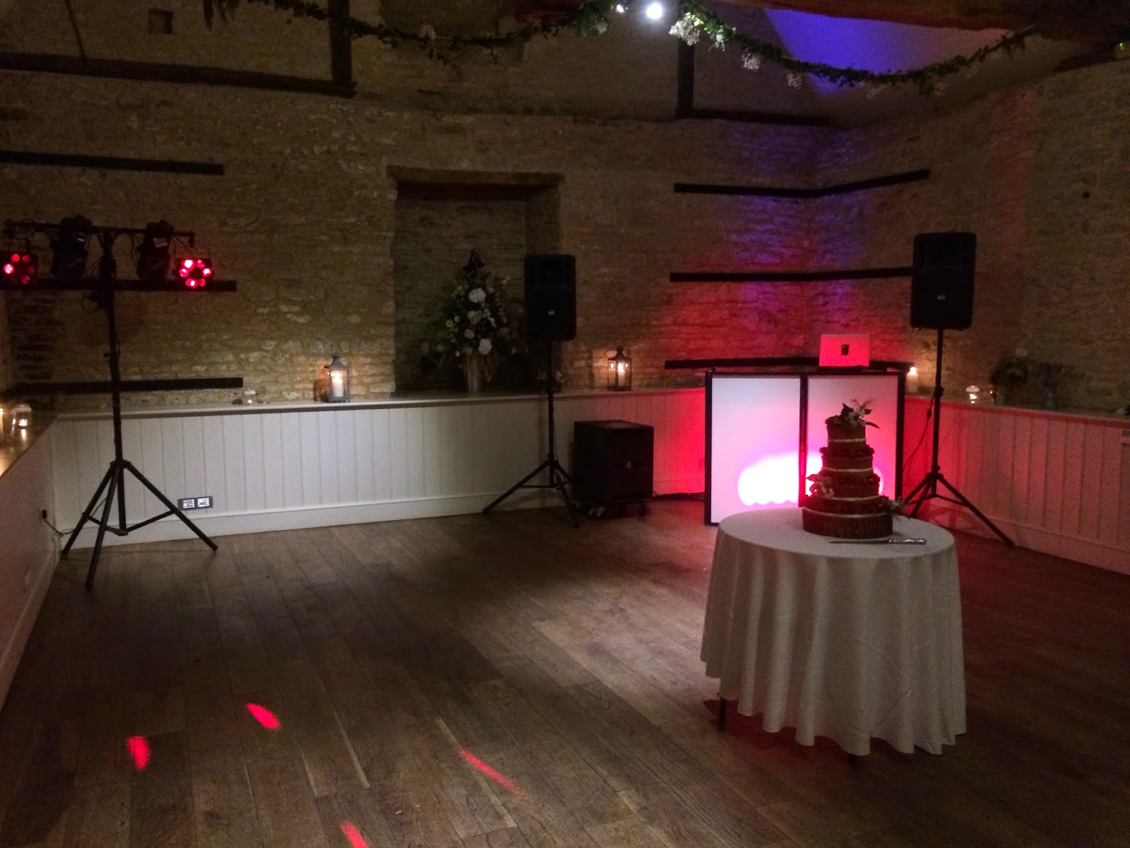 <h1>Wedding reception disco at Wick Farm near Bath, July 2014</h1>